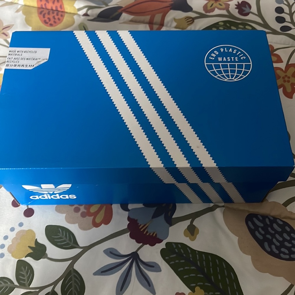 Adidas - Picture 9 of 9